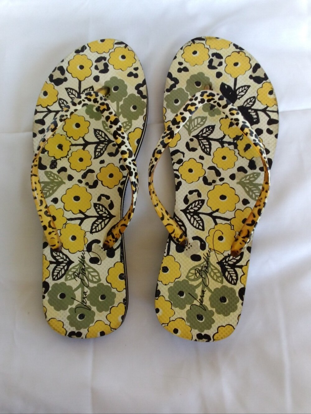 Vera Bradley Yellow Floral Flip Flop Sandals Size 9/10
